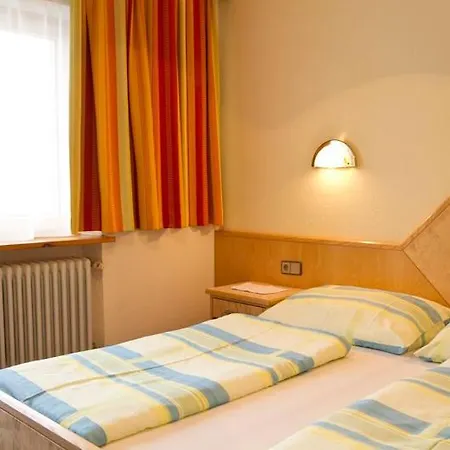 فندق مبيت وإفطار Haus Julia