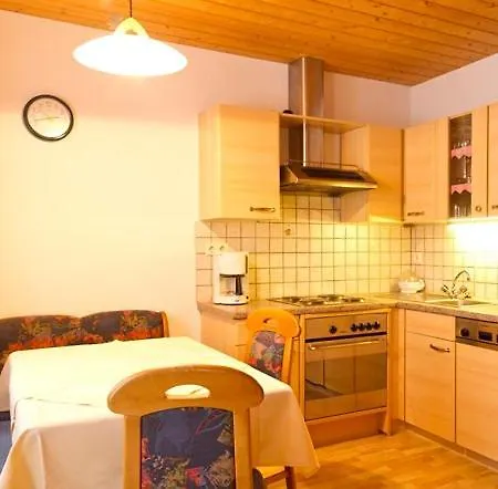 Haus Julia فندق مبيت وإفطار