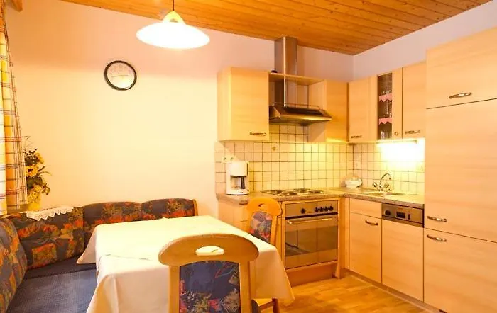 Haus Julia فندق مبيت وإفطار