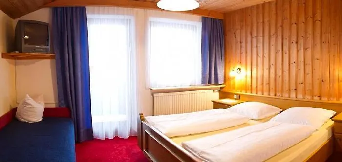 Haus Julia فندق مبيت وإفطار