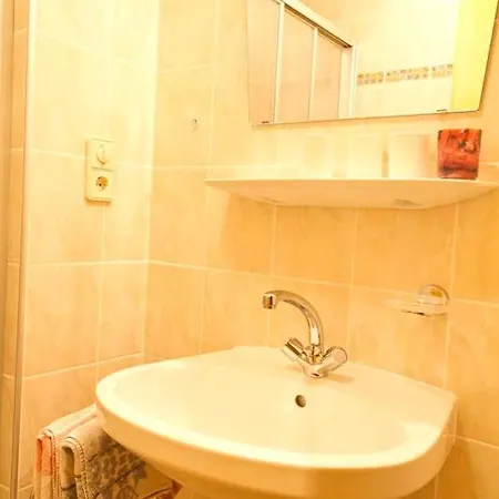 Haus Julia Bed & Breakfast *