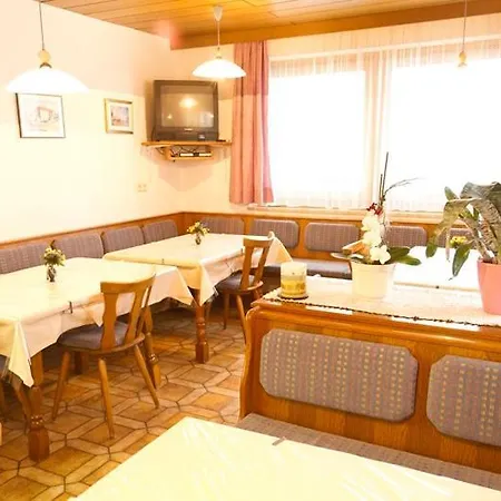 Bed & Breakfast Haus Julia Nauders